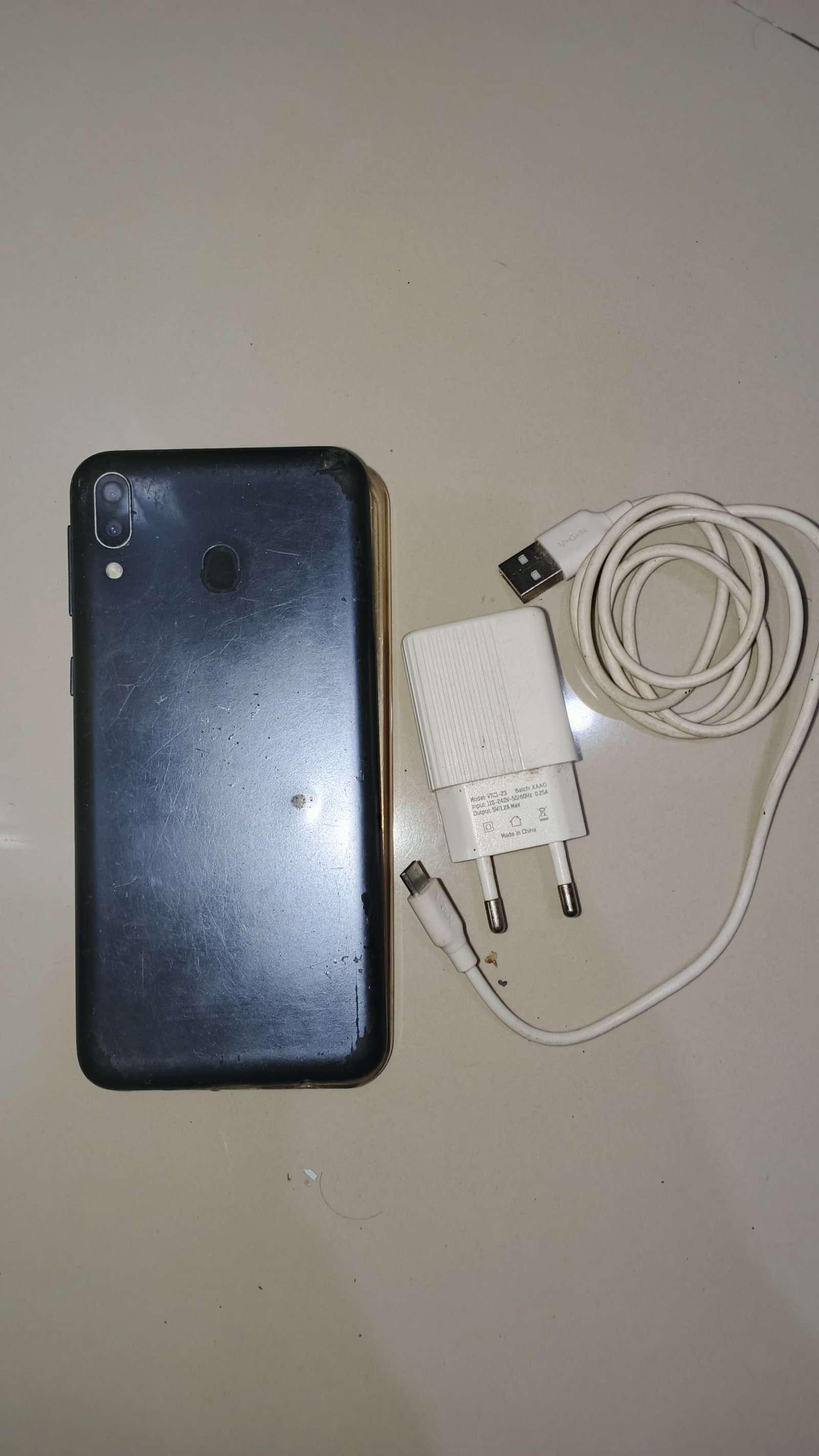 1 Buqh HP Samsung M20 + Cas